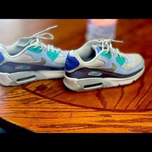 Girls size 4Y Nike Air shoes